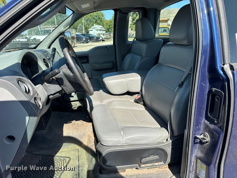 image for item EF2173 2007 Ford F150 XL pickup truck