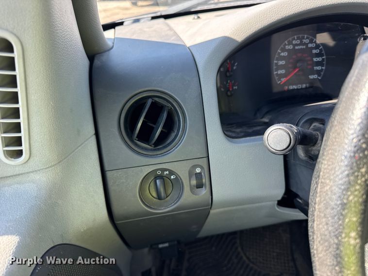 image for item EF2173 2007 Ford F150 XL pickup truck