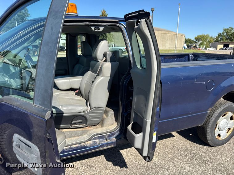 image for item EF2173 2007 Ford F150 XL pickup truck