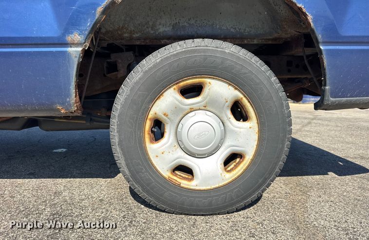 image for item EF2173 2007 Ford F150 XL pickup truck