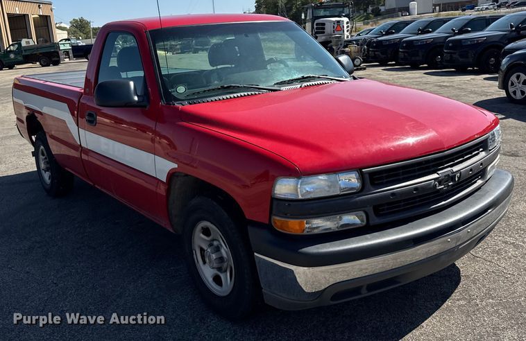 image for item EF2175 2002 Chevrolet Silverado 1500 pickup truck