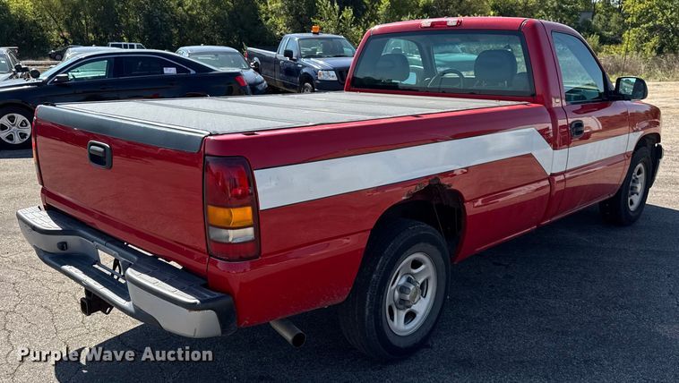 image for item EF2175 2002 Chevrolet Silverado 1500 pickup truck