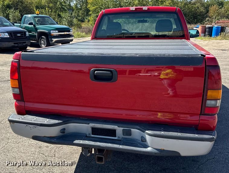 image for item EF2175 2002 Chevrolet Silverado 1500 pickup truck