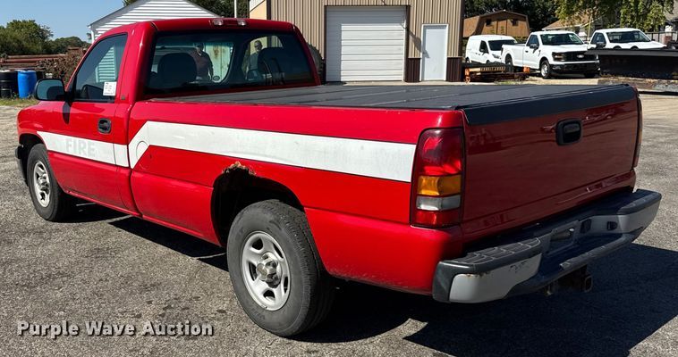 image for item EF2175 2002 Chevrolet Silverado 1500 pickup truck