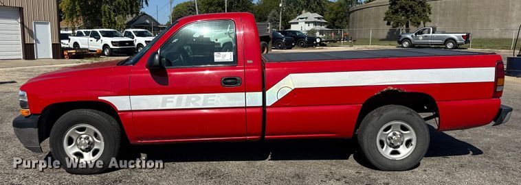 image for item EF2175 2002 Chevrolet Silverado 1500 pickup truck