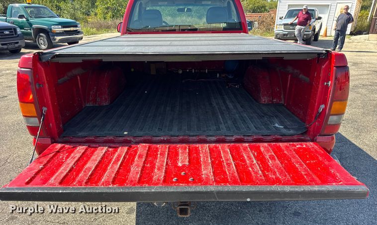 image for item EF2175 2002 Chevrolet Silverado 1500 pickup truck