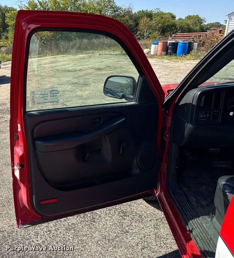 image for item EF2175 2002 Chevrolet Silverado 1500 pickup truck