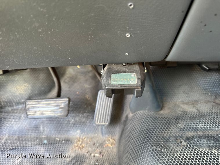 image for item EF2175 2002 Chevrolet Silverado 1500 pickup truck