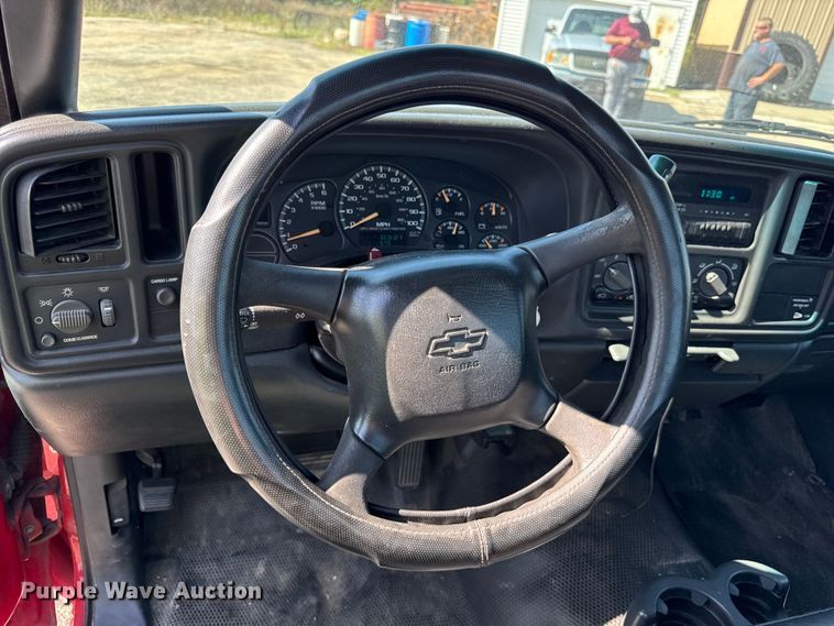 image for item EF2175 2002 Chevrolet Silverado 1500 pickup truck