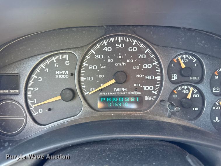 image for item EF2175 2002 Chevrolet Silverado 1500 pickup truck