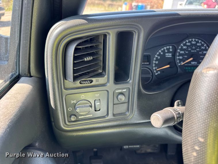 image for item EF2175 2002 Chevrolet Silverado 1500 pickup truck