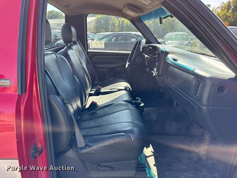 image for item EF2175 2002 Chevrolet Silverado 1500 pickup truck