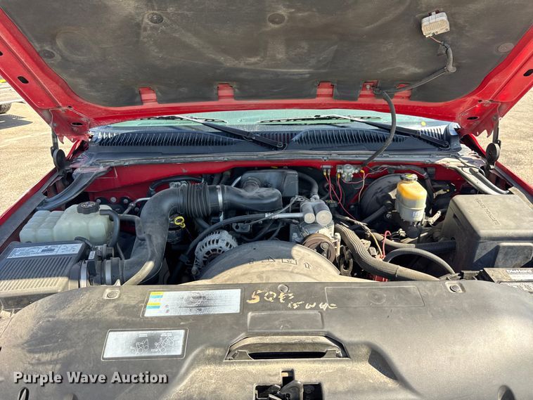 image for item EF2175 2002 Chevrolet Silverado 1500 pickup truck