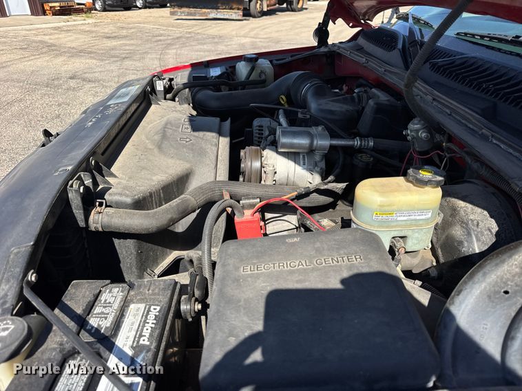 image for item EF2175 2002 Chevrolet Silverado 1500 pickup truck