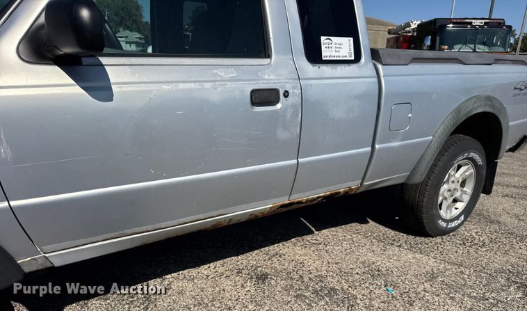 image for item EF2176 2002 Ford Ranger SuperCab pickup truck