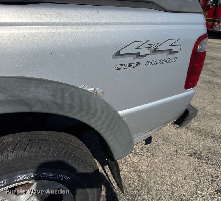 image for item EF2176 2002 Ford Ranger SuperCab pickup truck