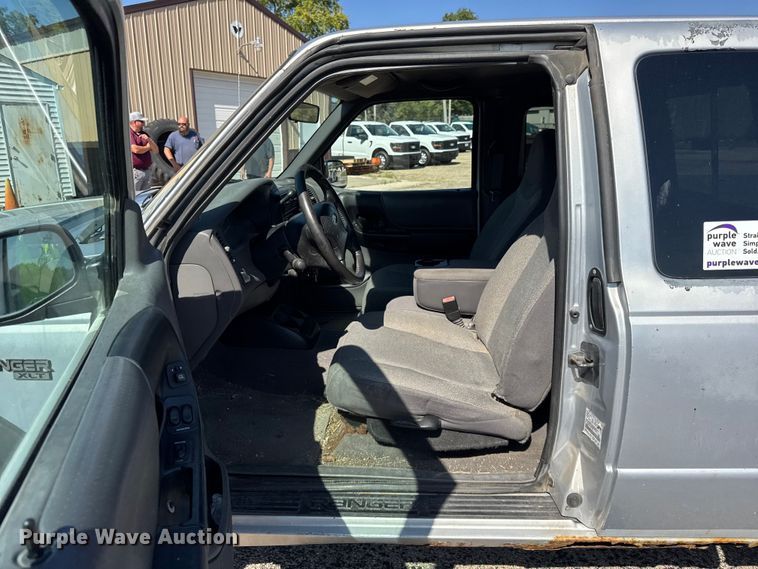image for item EF2176 2002 Ford Ranger SuperCab pickup truck