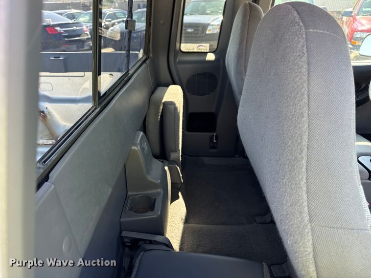 image for item EF2176 2002 Ford Ranger SuperCab pickup truck