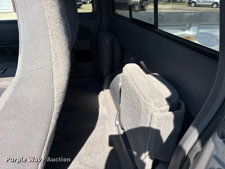 image for item EF2176 2002 Ford Ranger SuperCab pickup truck