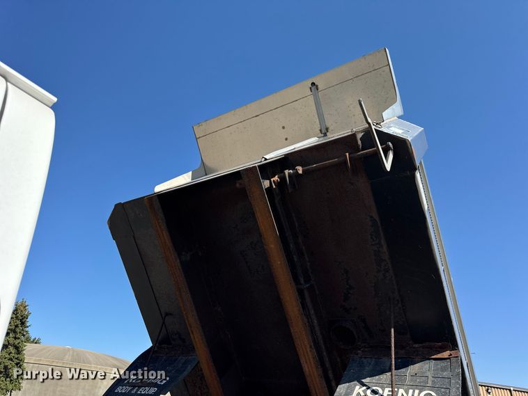 image for item EF2178 2005 Chevrolet C7500 dump truck