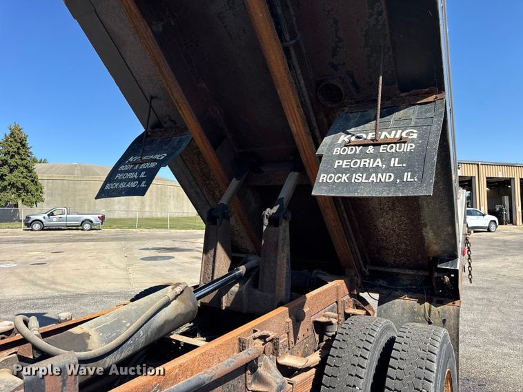 image for item EF2178 2005 Chevrolet C7500 dump truck