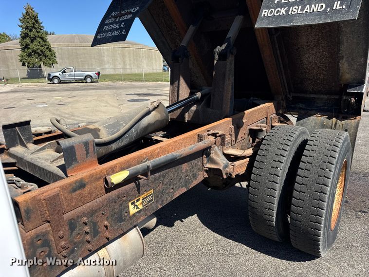image for item EF2178 2005 Chevrolet C7500 dump truck