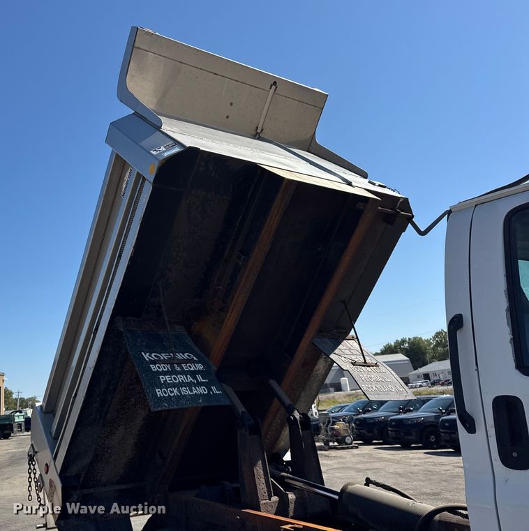 image for item EF2178 2005 Chevrolet C7500 dump truck