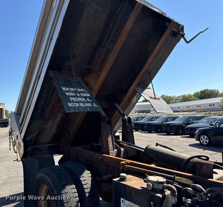 image for item EF2178 2005 Chevrolet C7500 dump truck