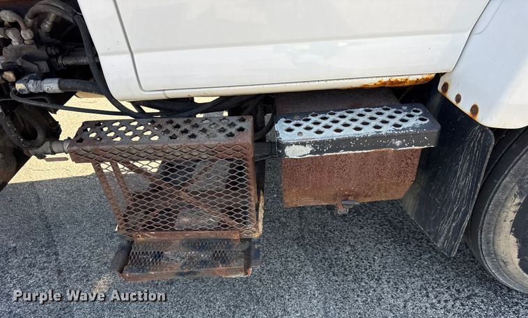 image for item EF2178 2005 Chevrolet C7500 dump truck