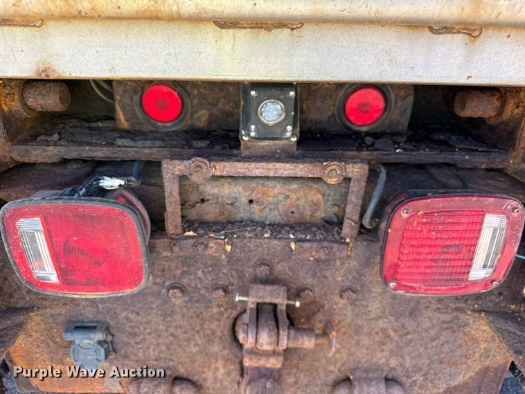 image for item EF2178 2005 Chevrolet C7500 dump truck