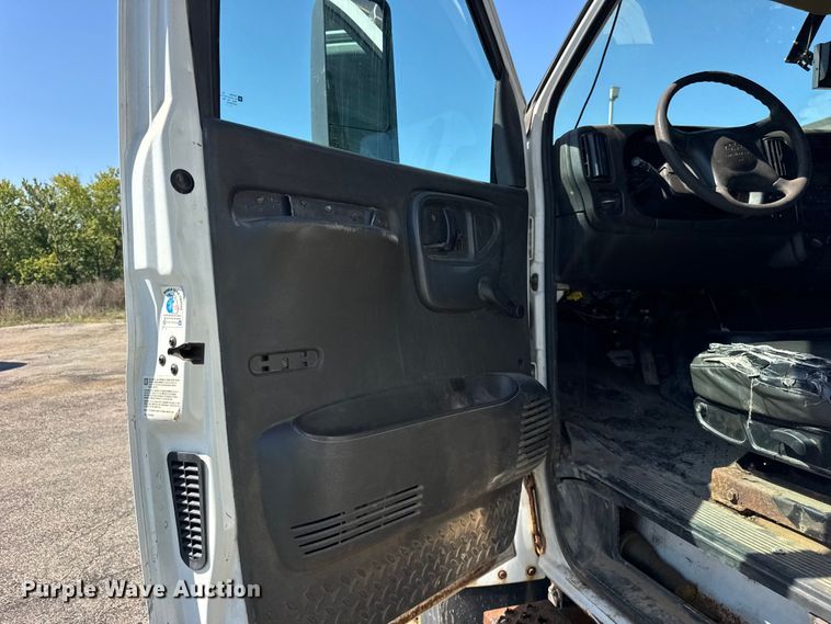 image for item EF2178 2005 Chevrolet C7500 dump truck