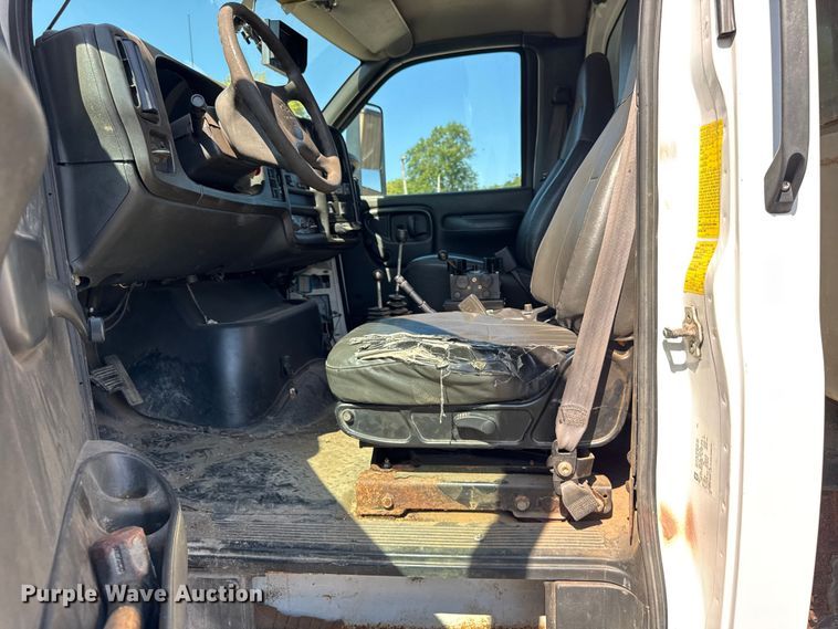 image for item EF2178 2005 Chevrolet C7500 dump truck