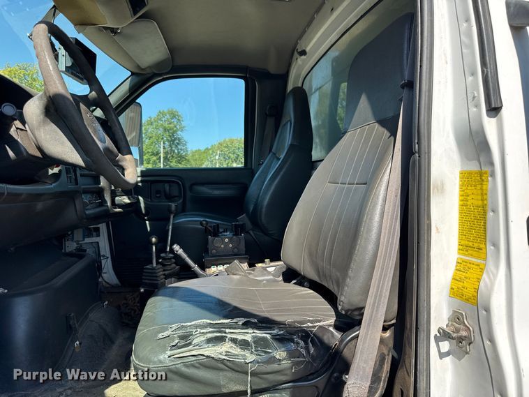 image for item EF2178 2005 Chevrolet C7500 dump truck