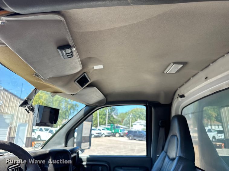 image for item EF2178 2005 Chevrolet C7500 dump truck