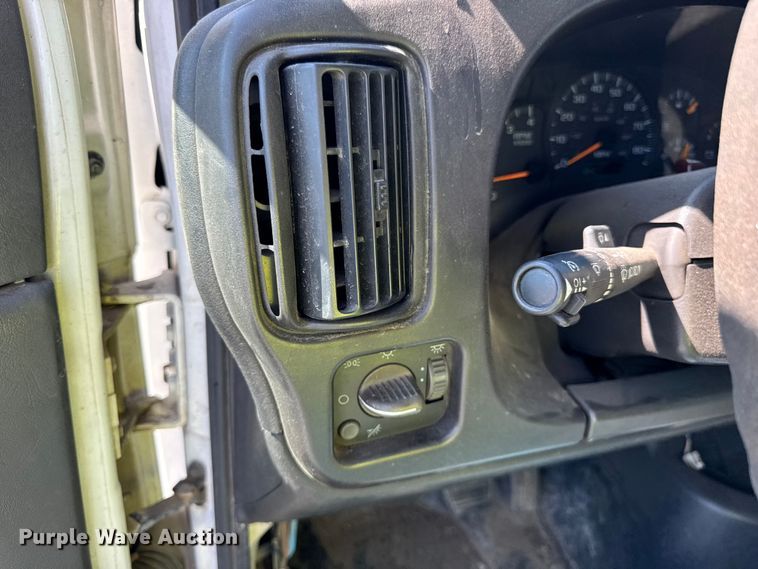 image for item EF2178 2005 Chevrolet C7500 dump truck