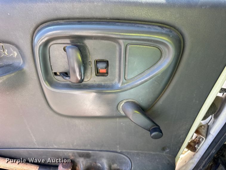 image for item EF2178 2005 Chevrolet C7500 dump truck