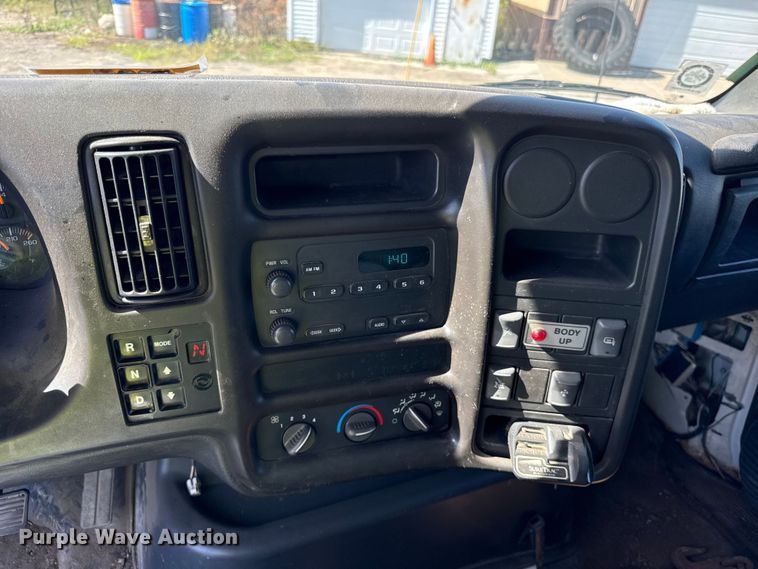 image for item EF2178 2005 Chevrolet C7500 dump truck