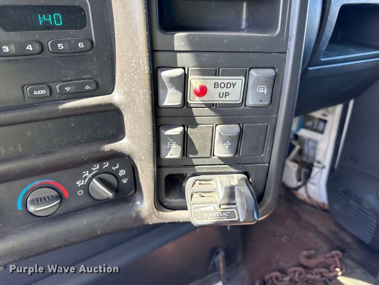 image for item EF2178 2005 Chevrolet C7500 dump truck