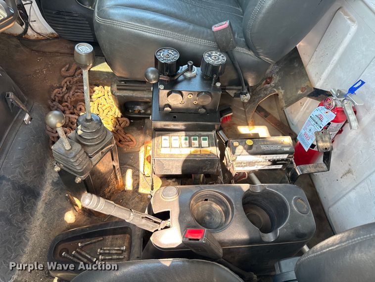 image for item EF2178 2005 Chevrolet C7500 dump truck