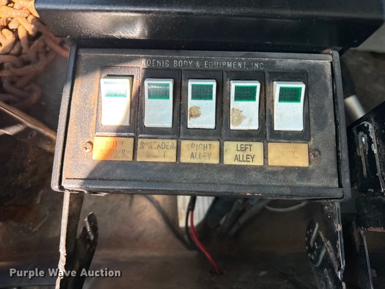 image for item EF2178 2005 Chevrolet C7500 dump truck