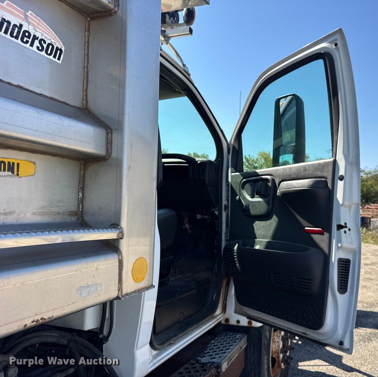 image for item EF2178 2005 Chevrolet C7500 dump truck