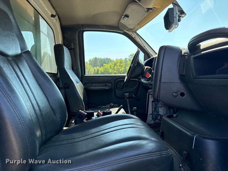 image for item EF2178 2005 Chevrolet C7500 dump truck