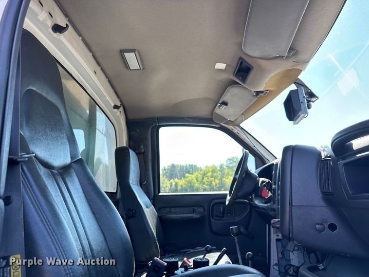 image for item EF2178 2005 Chevrolet C7500 dump truck