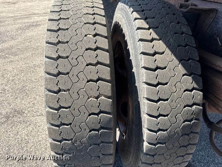 image for item EF2178 2005 Chevrolet C7500 dump truck