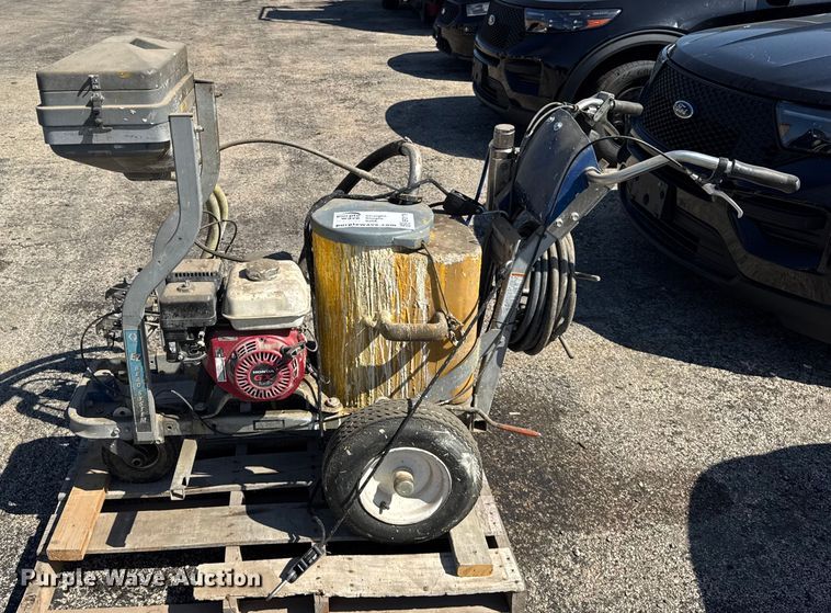 image for item EF2179 Graco Line Lazer IV 5900 paint striper