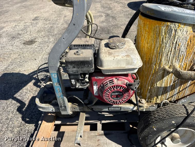 image for item EF2179 Graco Line Lazer IV 5900 paint striper