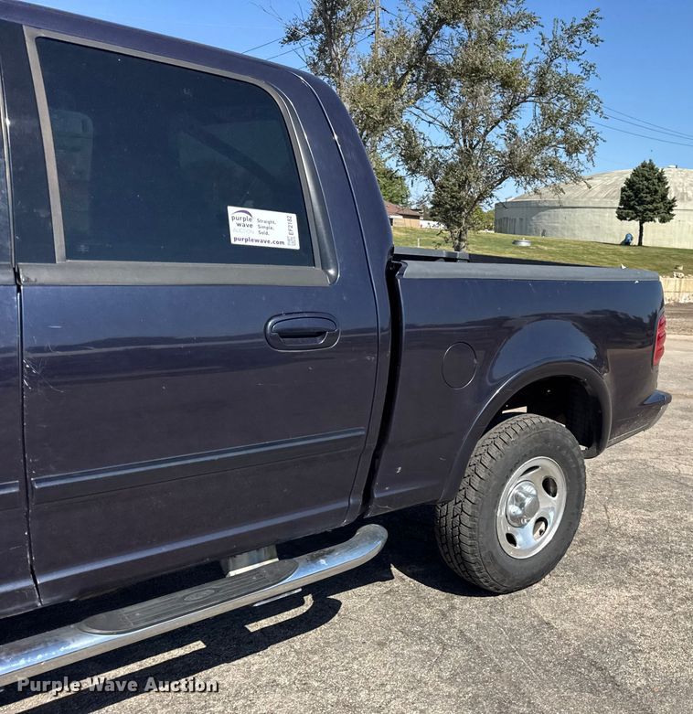 image for item EF2182 2001 Ford F150 SuperCrew pickup truck