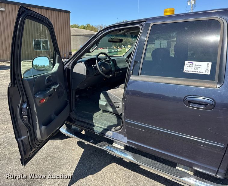 image for item EF2182 2001 Ford F150 SuperCrew pickup truck