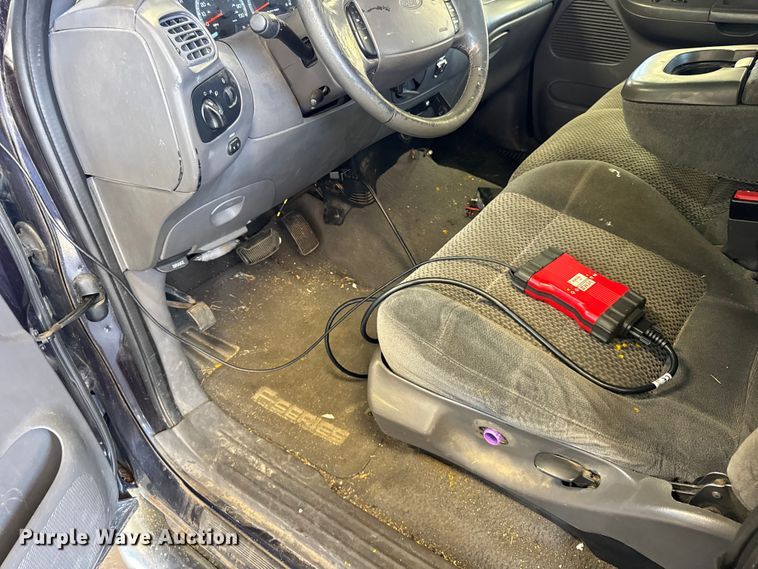 image for item EF2182 2001 Ford F150 SuperCrew pickup truck