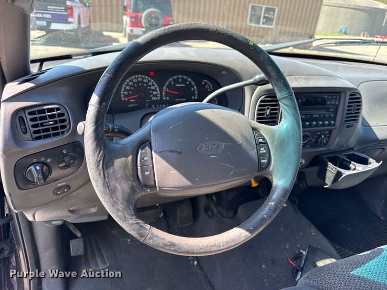 image for item EF2182 2001 Ford F150 SuperCrew pickup truck